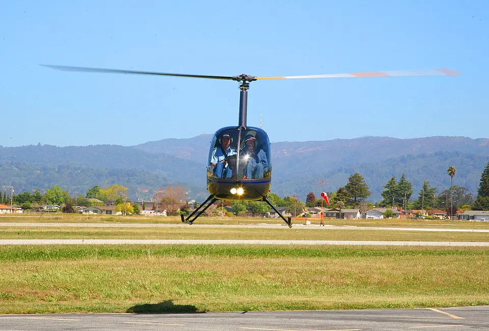 VOL DECOUVERTE pour 1 personne en Robinson R22 (12min)
